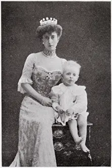 Olaf: Queen Maud and her son Prince Olaf