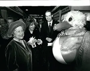 Preview: Queen Mother and large fluffy duck, Ideal Home Exhibition