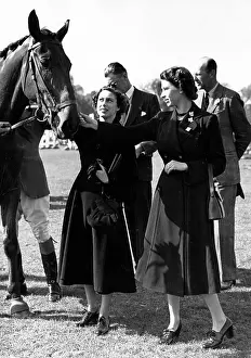 Stroking: The Queen and Princess Margaret at Badminton