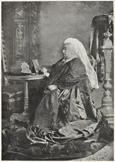 Pedestal: Queen Victoria