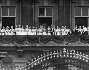 The Queen wearing the imperial crown