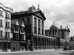 Surmounting: QUEEN'S COLLEGE, OXFORD