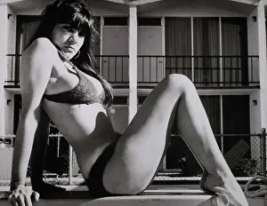 Two Piece: Quentin Dean - Actress