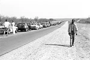 Harare: The queue to cross the SA/Zimbabwe border as people