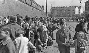 Queue: Queue before the food issue, 1938