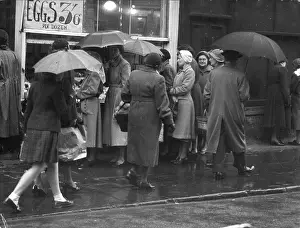 Henry Grant Collection: QUEUEING FOR EGGS