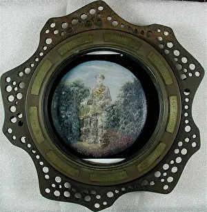 Basse: Quintagonal WWI photo frame