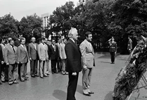 Assad: R. Assad visits USSR