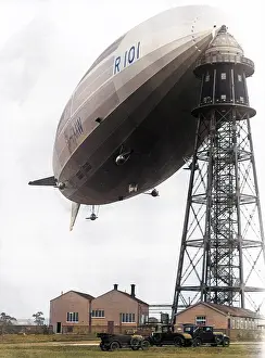 R101: R101 airship on mooring mast