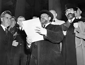 Philistines: Rabbi Eliezer Silver reads a petition challenging ?