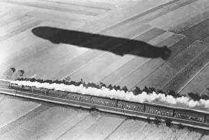 Freiburg: Race between an express train and an airship, 1911