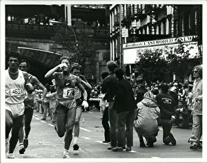 Grab: Race Runners on City Streets