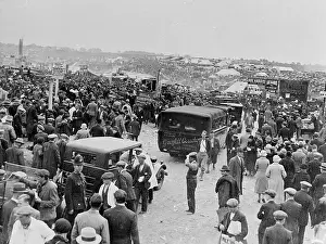 Grenfell: Racegoers and bookies at the Epsom Derby, 1933