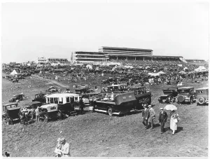 Racegoers: Racegoers on Derby day