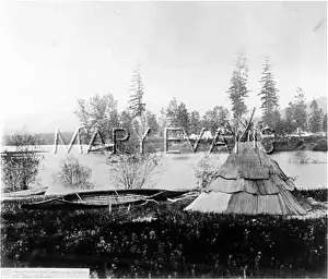 Oreille: RACIAL/TEEPEE/CANOE