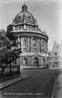 Sightseeing: The Radcliffe Camera