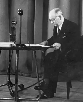 Historie: Radio announcement of President Benes