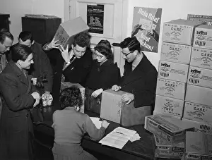 Kaltenborn: Radio commentator donated 100 Care packages