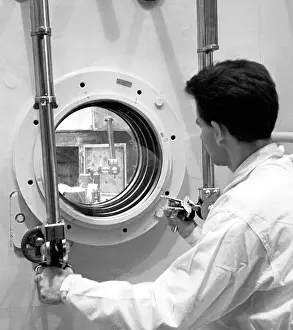 Manipulate: Radioactive - reserach - remote control - mechanical arm