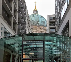 Historicism: Radisson Blue Hotel and Berlin Cathedral dome