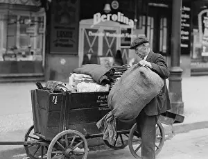Loads: Rag and bone man in Berlin, 1931