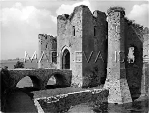 1469: RAGLAN CASTLE
