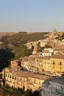 Trono: Ragusa, Sicily, Italy