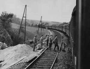 Sleepers: Railroad work on a railroad line, 1934