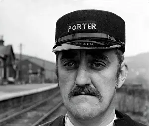 Cribbins: THE RAILWAY CHILDREN