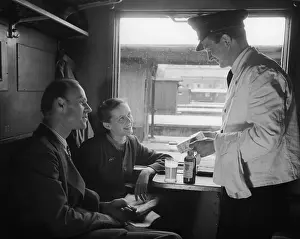 Personne: railway, staff service personne, serving beverages