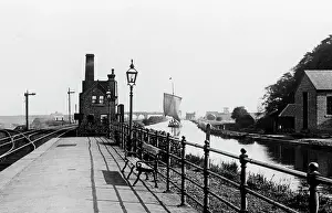 Crowle: Railway Station and Canal, Crowle