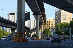 Infrastructure: Raised rail flyover through central Seoul, eases