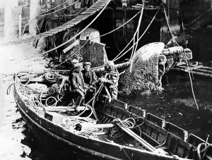 Seamen: Raising the SMS Hindenburg in Scapa Flow, 1930