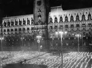 Commencement: Rally at the Adolf-Hitler-Place