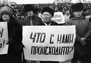 Happening: Rally supporting perestroika in Volgograd, 1990
