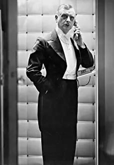 Boese: Ralph Arthur Roberts in The Cheeky Devil, 1932