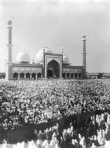 Ramadan: RAMADAN CROWD, DELHI
