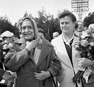 Laureate: Rameshwari Nehru visits USSR
