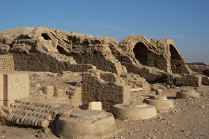 Warehouses: Ramesseum. Temple area designed to barns or warehouses. Luxo