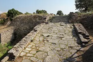 Troia: Ramp and wall at Troy, Turkey