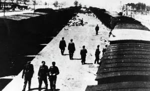 Nach: Rampe im KZ Auschwitz