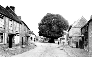 Ramsbury: Ramsbury, High Street 1906