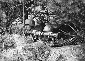 Gross: Rangefinder of a machine gun company during an exercise
