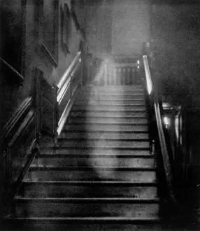 RAYNHAM HALL GHOST (CL)