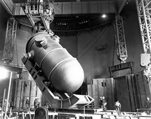 Reactors: Reactor vessel inside the containment building ?