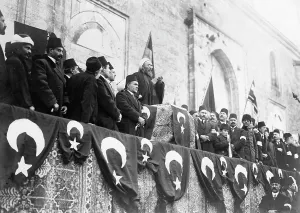 Fatih: Reading of the fatwa in front of the Fatih mosque, 1914