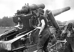 Cord: Ready to fire 21cm mortar in Russia