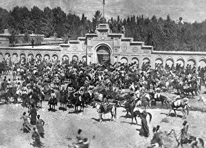 Consulate: Rebellion in front of the British consulate in Shiraz, 1926