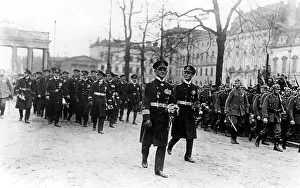 Raiding: Reception of the crew of the SMS Wolf in Berlin, 1918