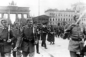 Raiding: Reception of the crew of the SMS Wolf in Berlin, 1918